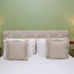 https://villa-le-terrazze-charming-rooms.taorminaitalyhotels.com